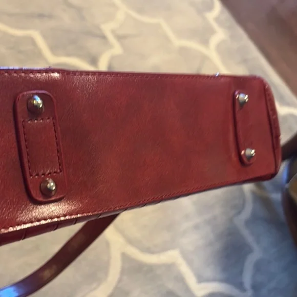 Vibrant Red Leather Clutch with Crocodile Texture - Picture 6 of 9